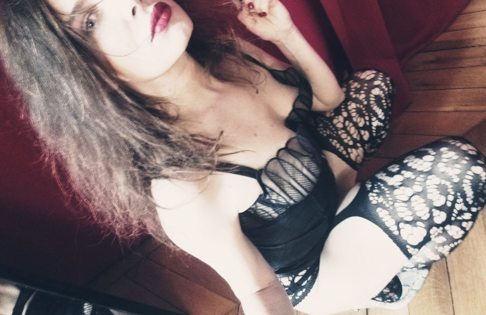 Corset cheveux lâchés e1619642881488 - La Ferule